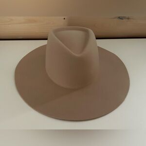 GIGI PIP Dakota Triangle (57)